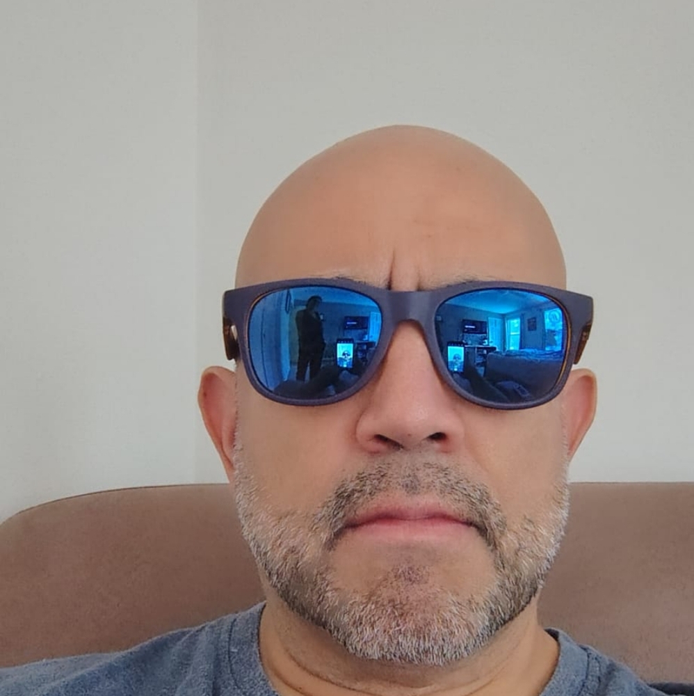 Blenders, Blue Moon,Chic Blue Lens Sunglasses with Orange Accents, Polarized